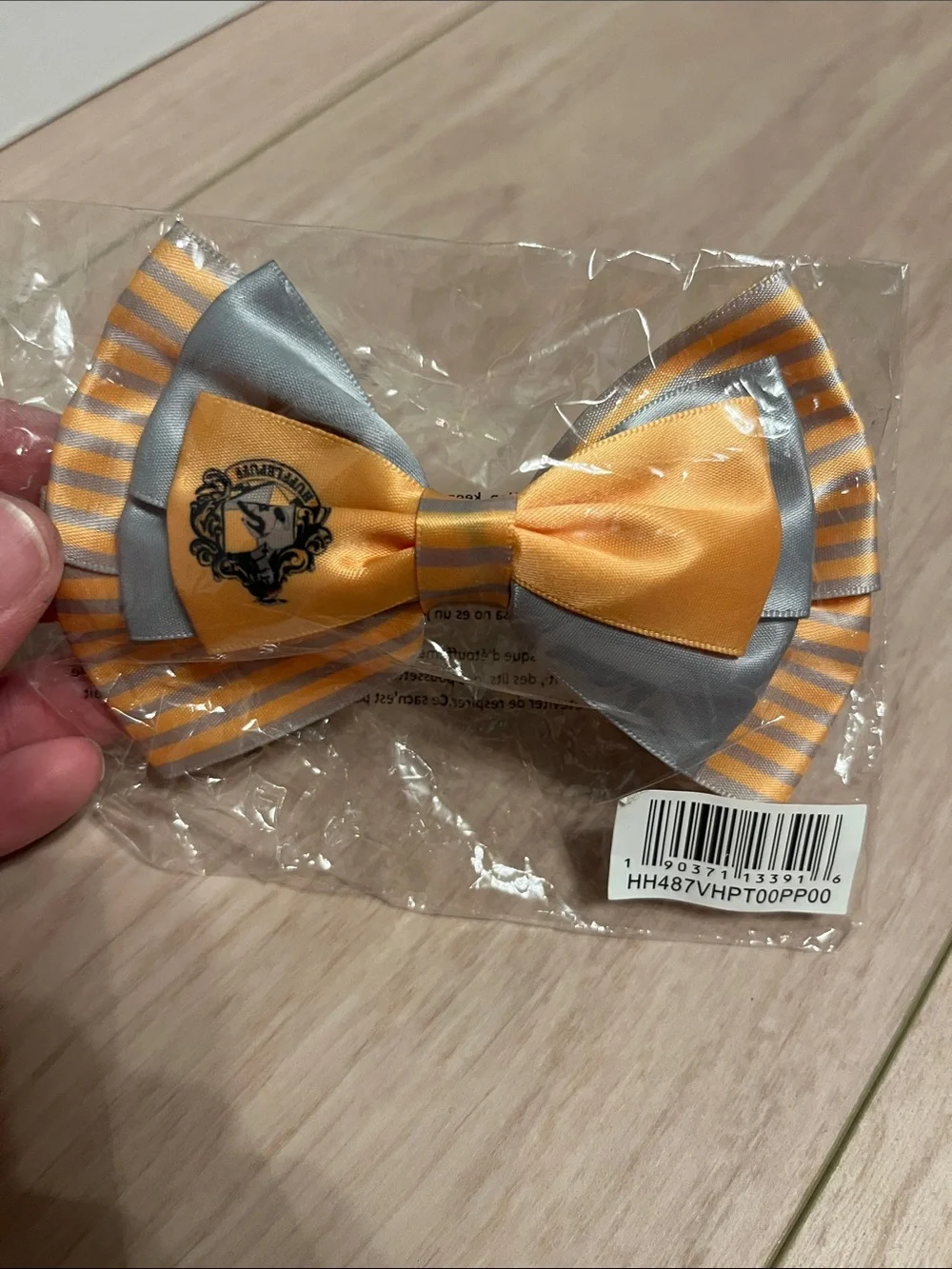 NWT Hufflepuff clip on bow!